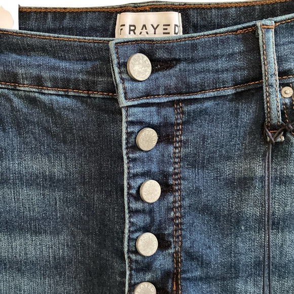 NWT FRAYED Deep End High Rise Denim Short, size 30 - Picture 3 of 9